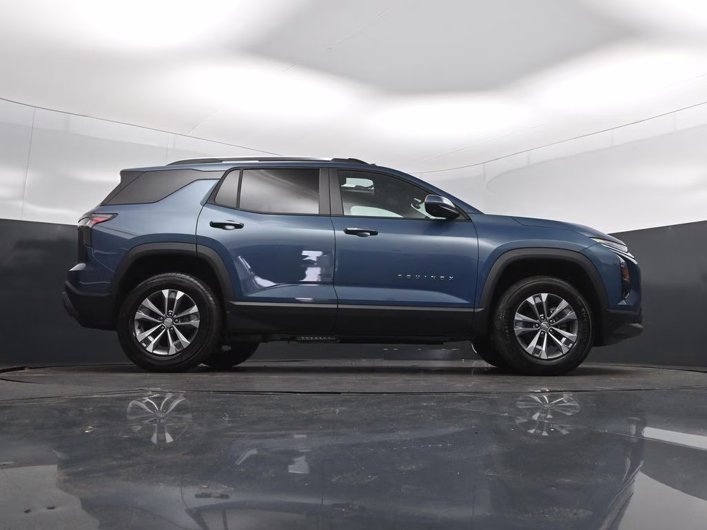 2027 Lakeshore Blue Chevrolet Equinox LT FWD SUV