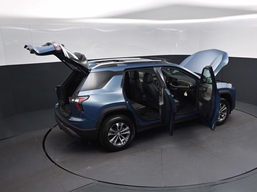 2027 Lakeshore Blue Chevrolet Equinox LT FWD SUV