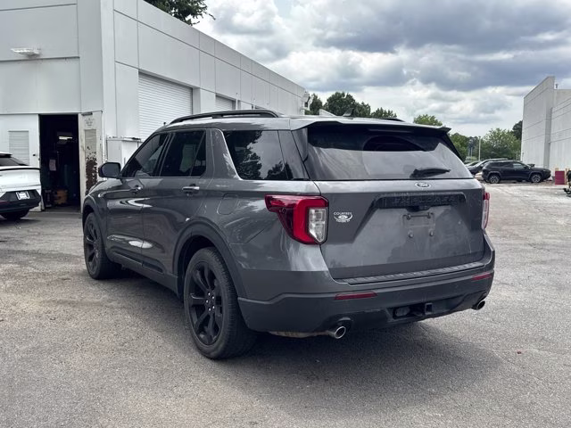 2023 Gray Metallic Ford Explorer ST-Line RWD SUV