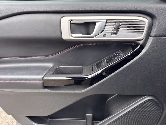 2023 Gray Metallic Ford Explorer ST-Line RWD SUV