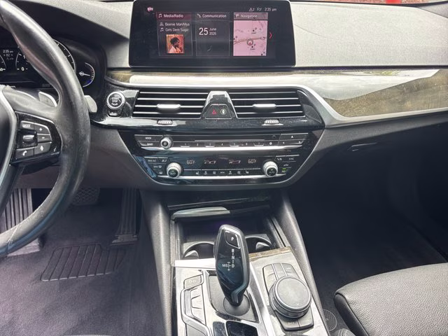 2019 Black Sapphire Metallic BMW 3 Series 330i xDrive AWD Sedan