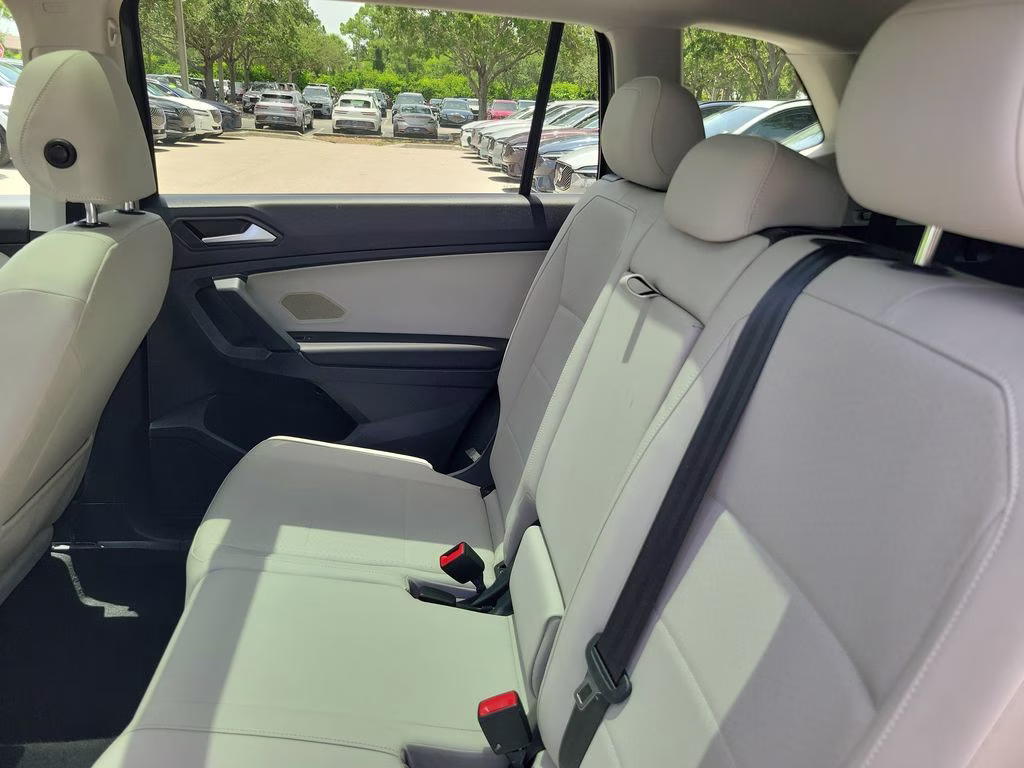 2019 Platinum Gray Metallic Volkswagen Tiguan SE AWD SUV