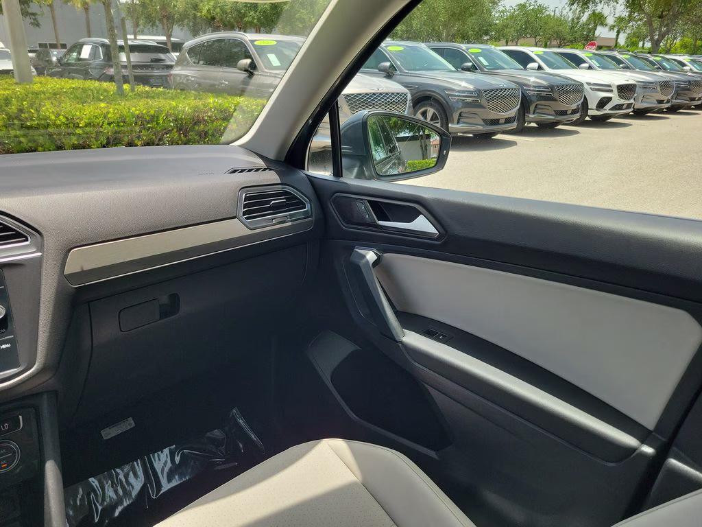 2019 Platinum Gray Metallic Volkswagen Tiguan SE AWD SUV