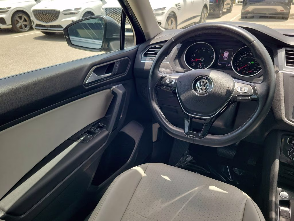 2019 Platinum Gray Metallic Volkswagen Tiguan SE AWD SUV
