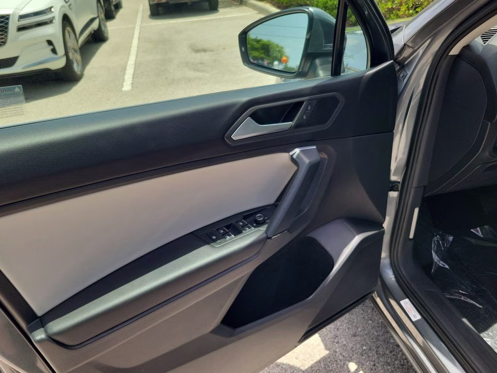 2019 Platinum Gray Metallic Volkswagen Tiguan SE AWD SUV