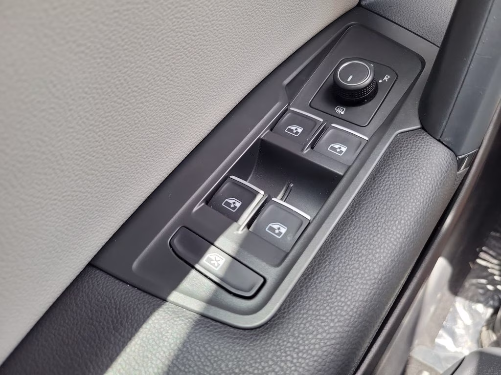 2019 Platinum Gray Metallic Volkswagen Tiguan SE AWD SUV