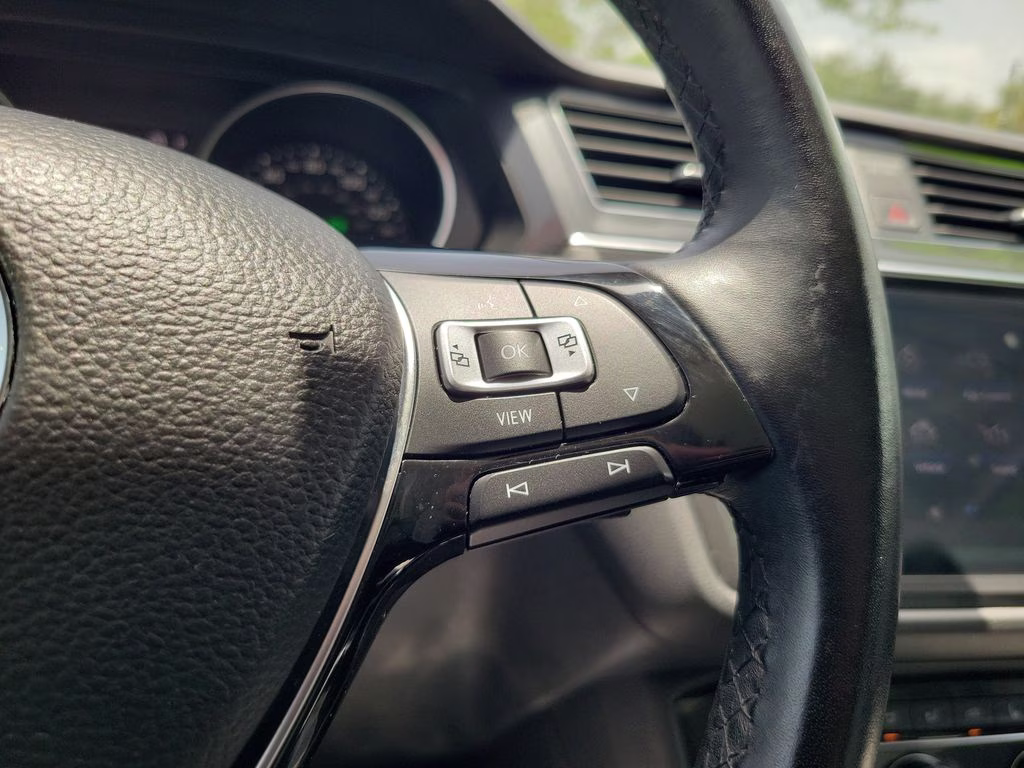 2019 Platinum Gray Metallic Volkswagen Tiguan SE AWD SUV