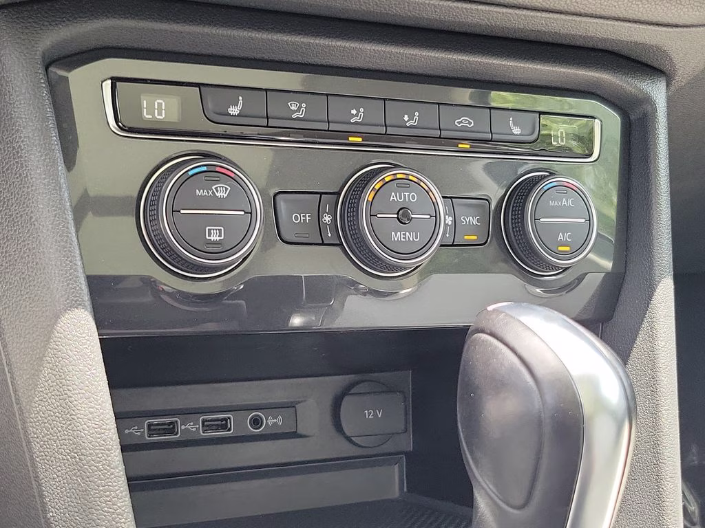 2019 Platinum Gray Metallic Volkswagen Tiguan SE AWD SUV