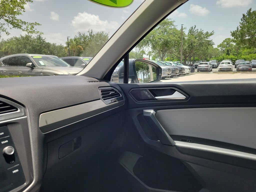 2019 Platinum Gray Metallic Volkswagen Tiguan SE AWD SUV