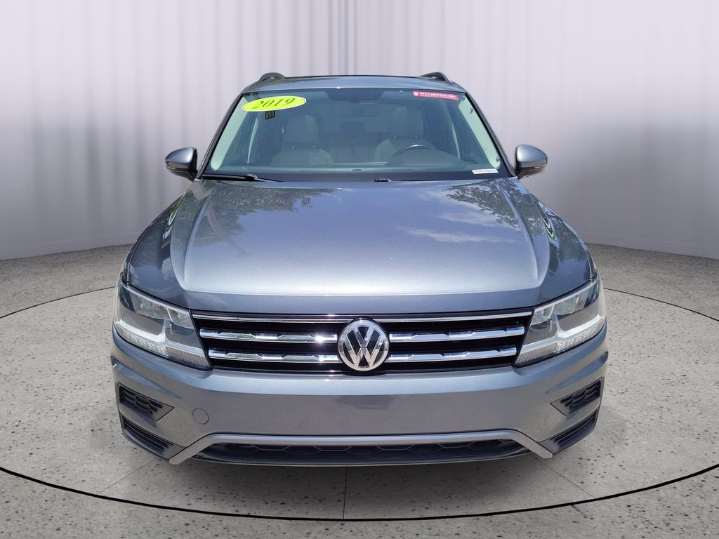 2019 Platinum Gray Metallic Volkswagen Tiguan SE AWD SUV