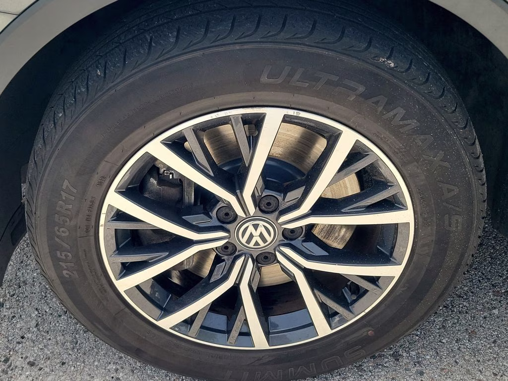 2019 Platinum Gray Metallic Volkswagen Tiguan SE AWD SUV