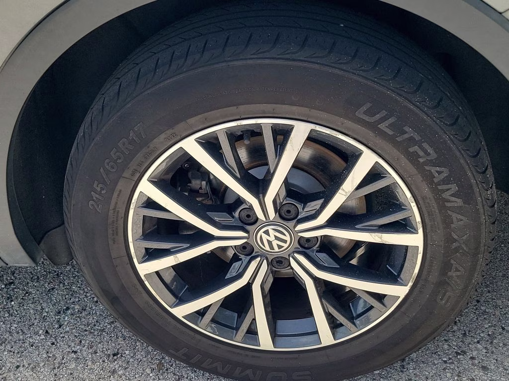 2019 Platinum Gray Metallic Volkswagen Tiguan SE AWD SUV