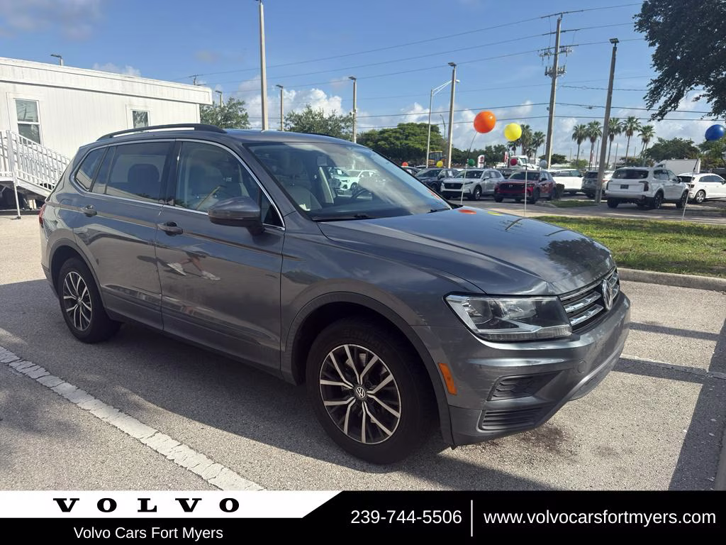 2019 Platinum Gray Metallic Volkswagen Tiguan SE AWD SUV