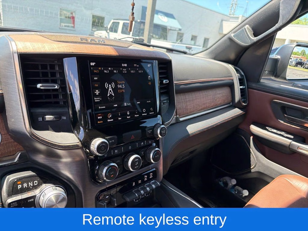 2021 Diamond Black Crystal Pearlcoat Ram 1500 Laramie Longhorn 4X4 Truck