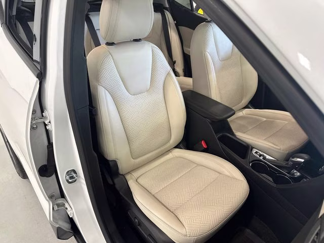 2023 White Frost Tricoat Buick Encore GX Essence AWD SUV