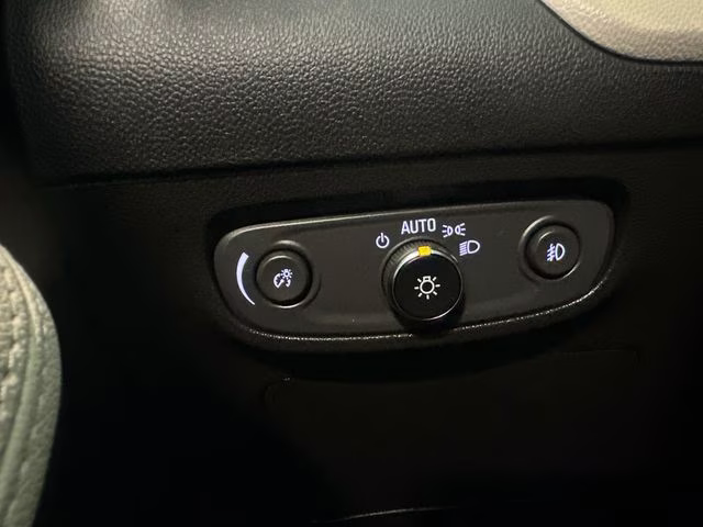 2023 White Frost Tricoat Buick Encore GX Essence AWD SUV