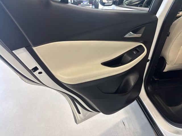 2023 White Frost Tricoat Buick Encore GX Essence AWD SUV