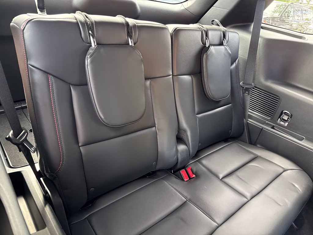 2025 Rapid Red Metallic Tinted Clearcoat Ford Explorer ST-Line RWD SUV