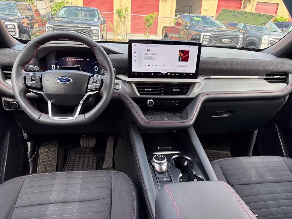 2025 Rapid Red Metallic Tinted Clearcoat Ford Explorer ST-Line RWD SUV