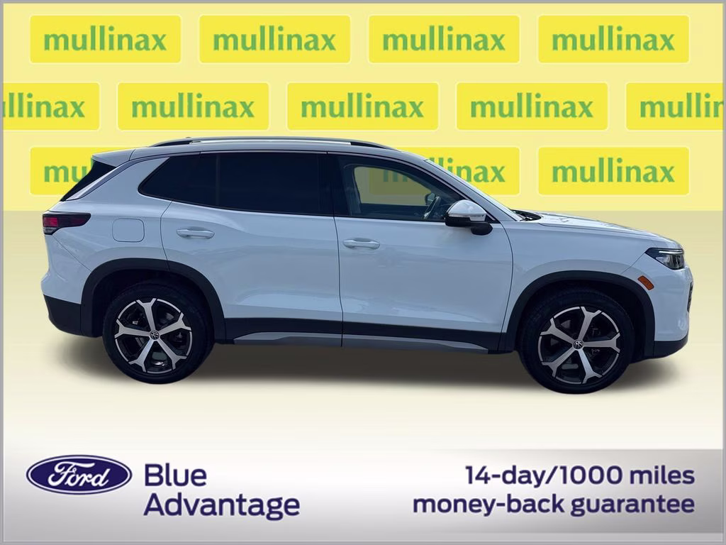 2025 Pure White Volkswagen Tiguan 2.0T SE FWD SUV