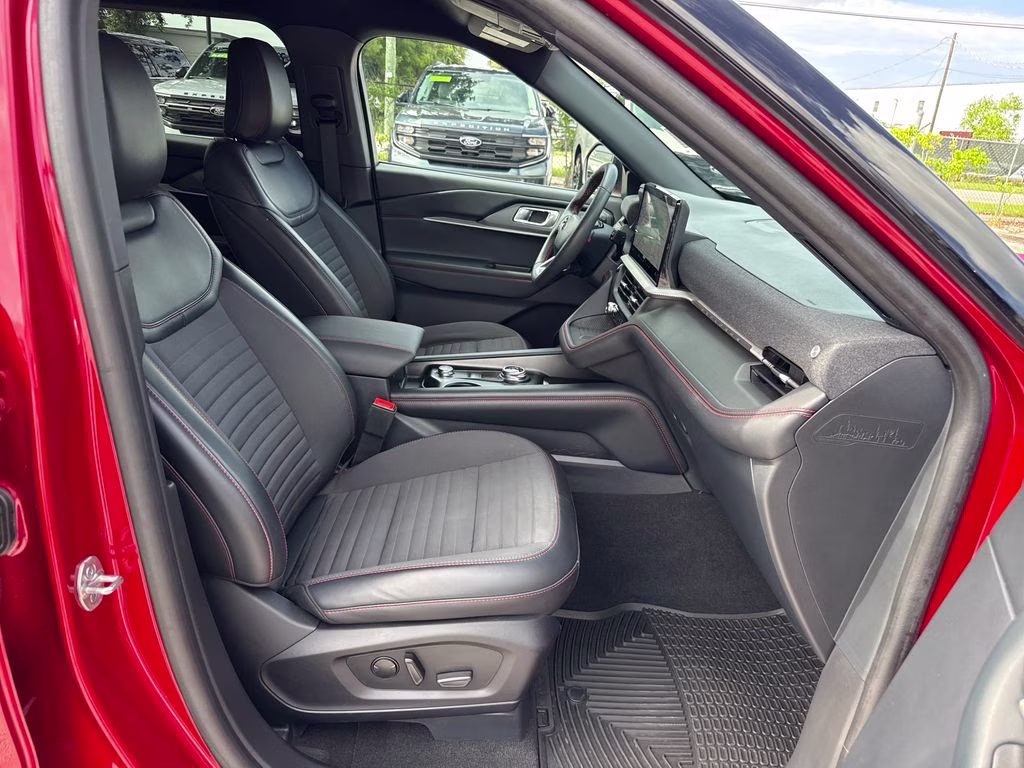 2025 Rapid Red Metallic Tinted Clearcoat Ford Explorer ST-Line RWD SUV