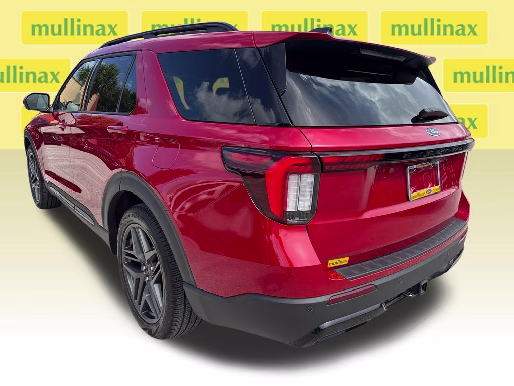 2025 Rapid Red Metallic Tinted Clearcoat Ford Explorer ST-Line RWD SUV