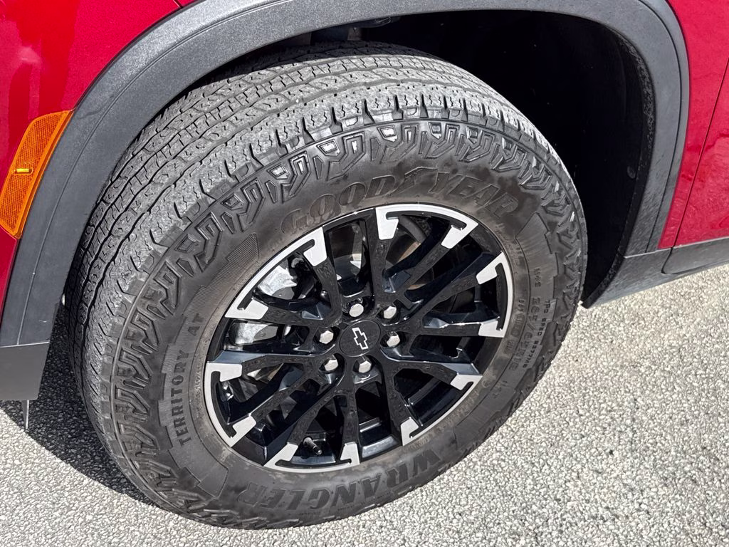 2024 Radiant Red Tintcoat Chevrolet Traverse Z71 AWD SUV