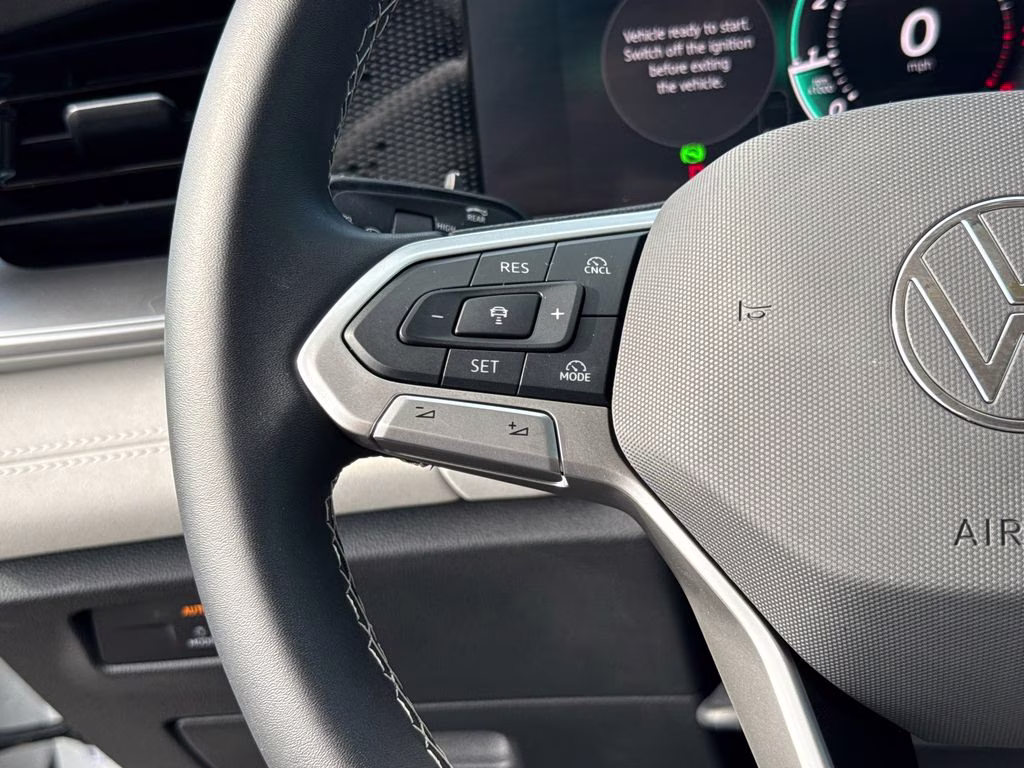 2025 Pure White Volkswagen Tiguan 2.0T SE FWD SUV
