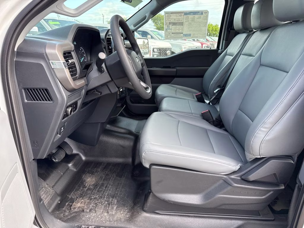 2026 Oxford White Ford F-150 XL 4X4 Truck