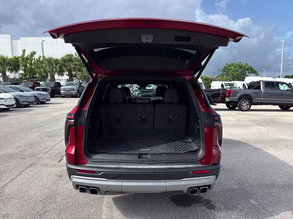 2024 Radiant Red Tintcoat Chevrolet Traverse Z71 AWD SUV