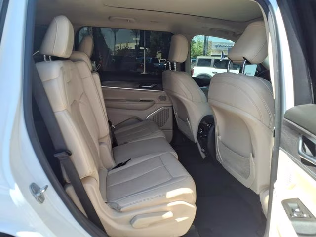 2021 Bright White Clearcoat Jeep Grand Cherokee L Limited 4X4 SUV