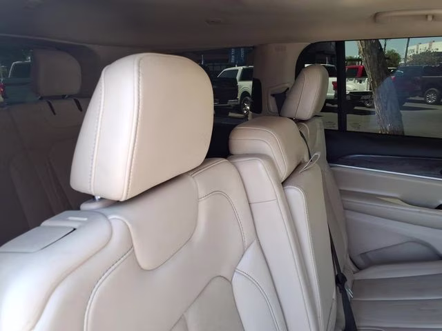 2021 Bright White Clearcoat Jeep Grand Cherokee L Limited 4X4 SUV