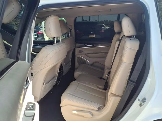 2021 Bright White Clearcoat Jeep Grand Cherokee L Limited 4X4 SUV