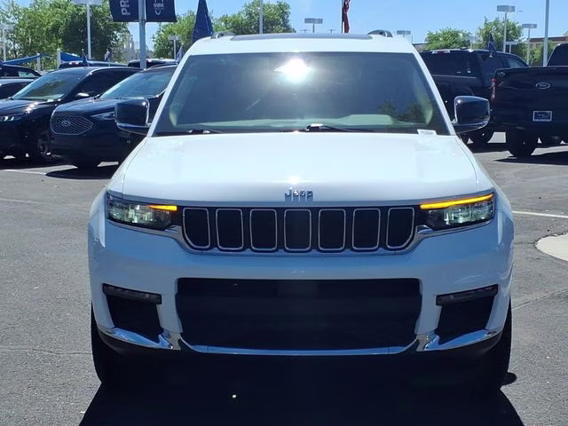 2021 Bright White Clearcoat Jeep Grand Cherokee L Limited 4X4 SUV