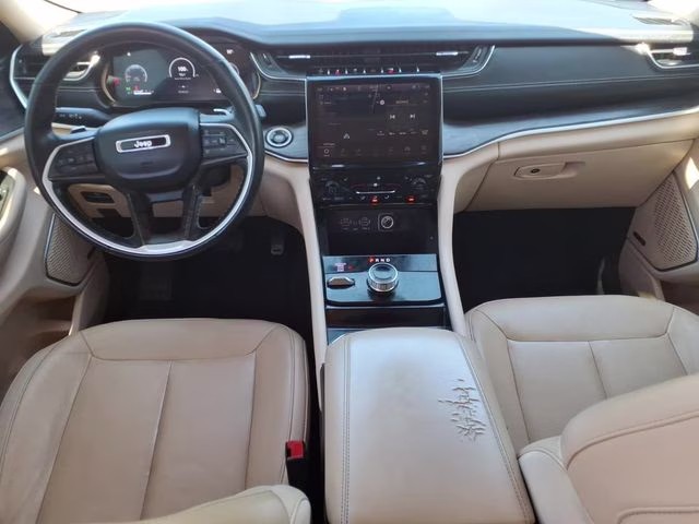 2021 Bright White Clearcoat Jeep Grand Cherokee L Limited 4X4 SUV