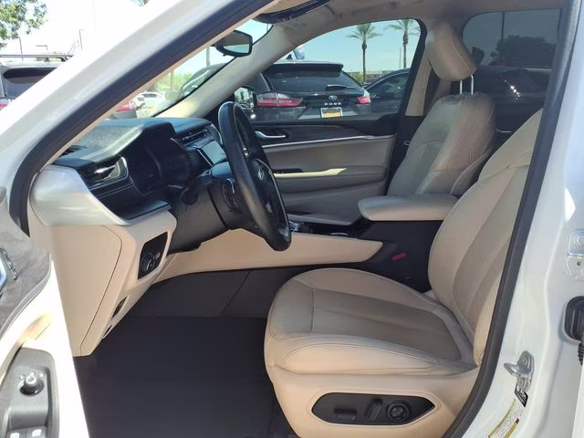 2021 Bright White Clearcoat Jeep Grand Cherokee L Limited 4X4 SUV