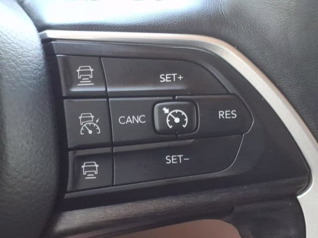 2021 Bright White Clearcoat Jeep Grand Cherokee L Limited 4X4 SUV