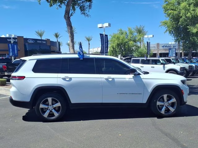 2021 Bright White Clearcoat Jeep Grand Cherokee L Limited 4X4 SUV