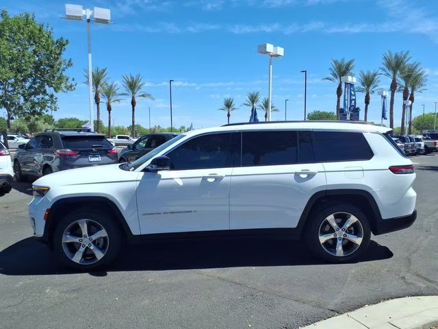 2021 Bright White Clearcoat Jeep Grand Cherokee L Limited 4X4 SUV