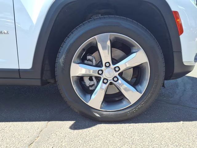 2021 Bright White Clearcoat Jeep Grand Cherokee L Limited 4X4 SUV