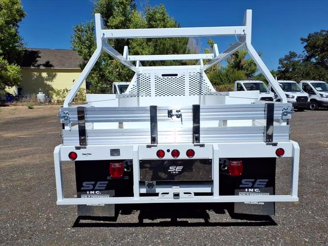 2026 Oxford White Ford Super Duty F-550 DRW XL RWD Chassis