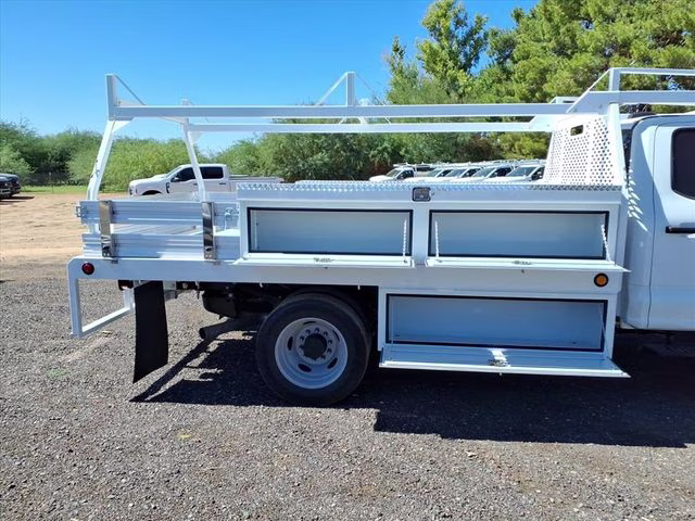 2026 Oxford White Ford Super Duty F-550 DRW XL RWD Chassis
