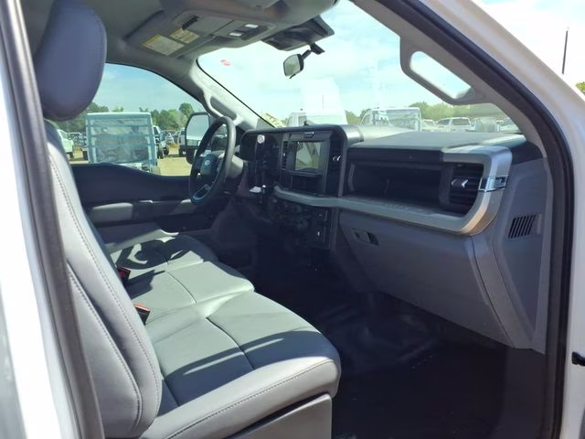 2026 Oxford White Ford Super Duty F-250 SRW XL RWD Truck