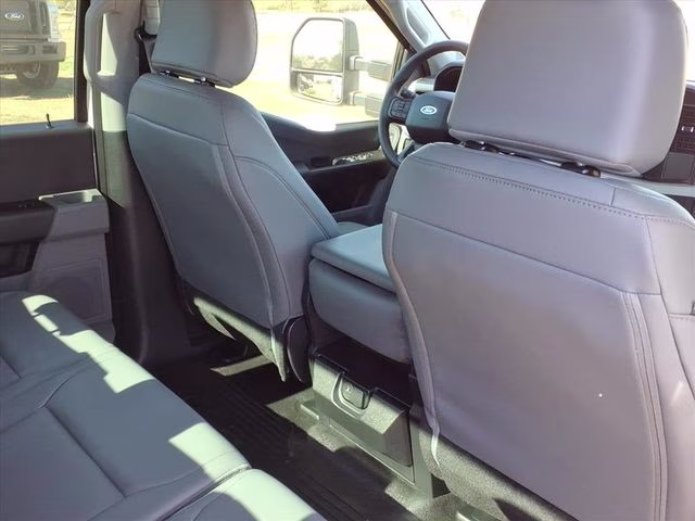 2026 Oxford White Ford Super Duty F-250 SRW XL RWD Truck
