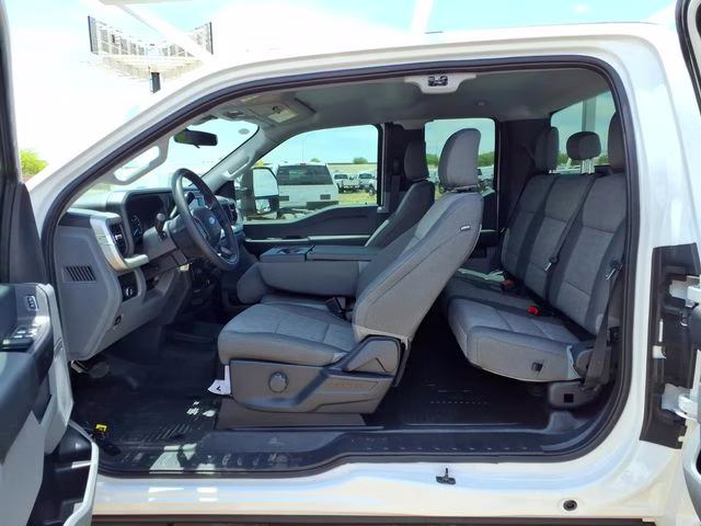 2026 Oxford White Ford Super Duty F-250 SRW XL RWD Truck