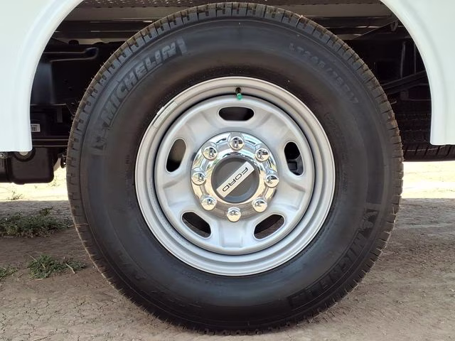 2026 Oxford White Ford Super Duty F-250 SRW XL RWD Truck
