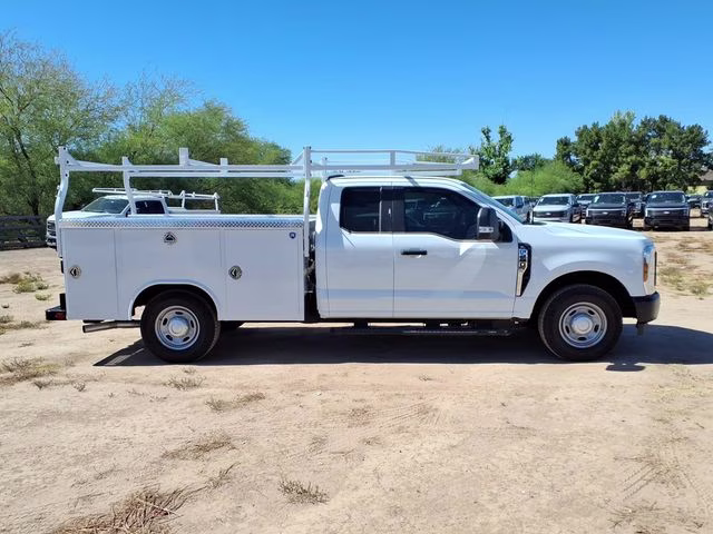 2025 Oxford White Ford Super Duty F-250 SRW XL RWD Truck