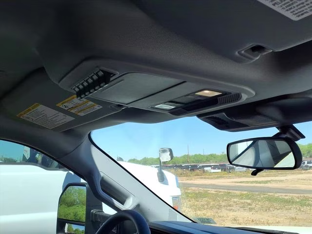 2026 Oxford White Ford Super Duty F-350 DRW XL RWD Chassis