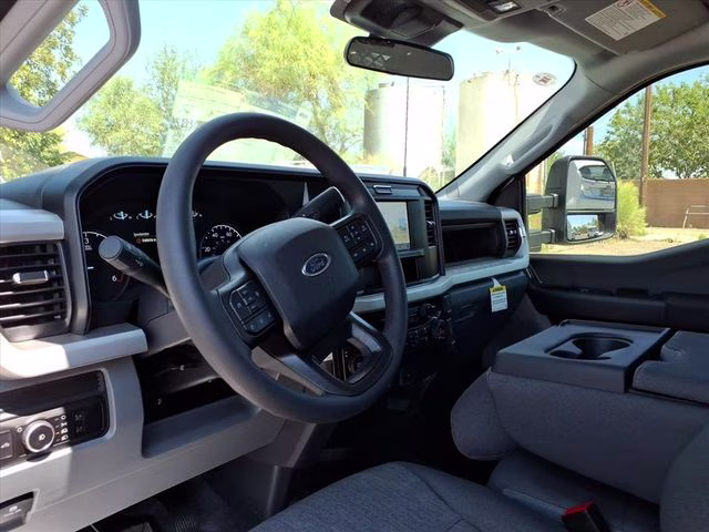 2025 Oxford White Ford Super Duty F-350 DRW XL 4X4 Chassis