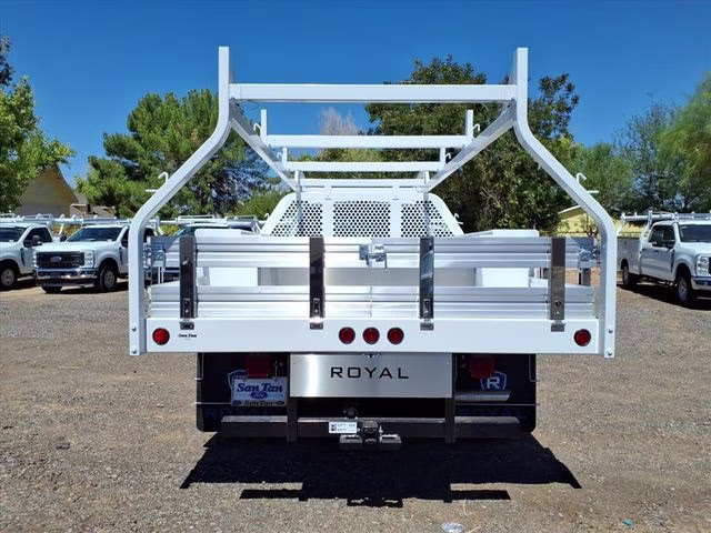 2025 Oxford White Ford Super Duty F-350 DRW XL 4X4 Chassis